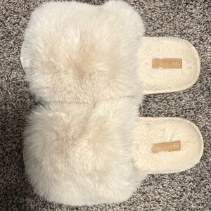 Rachel Zoe Cream Furry Slippers